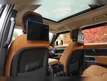 Used Land Rover Defender 110 2024 for sale - 76825179: Photo