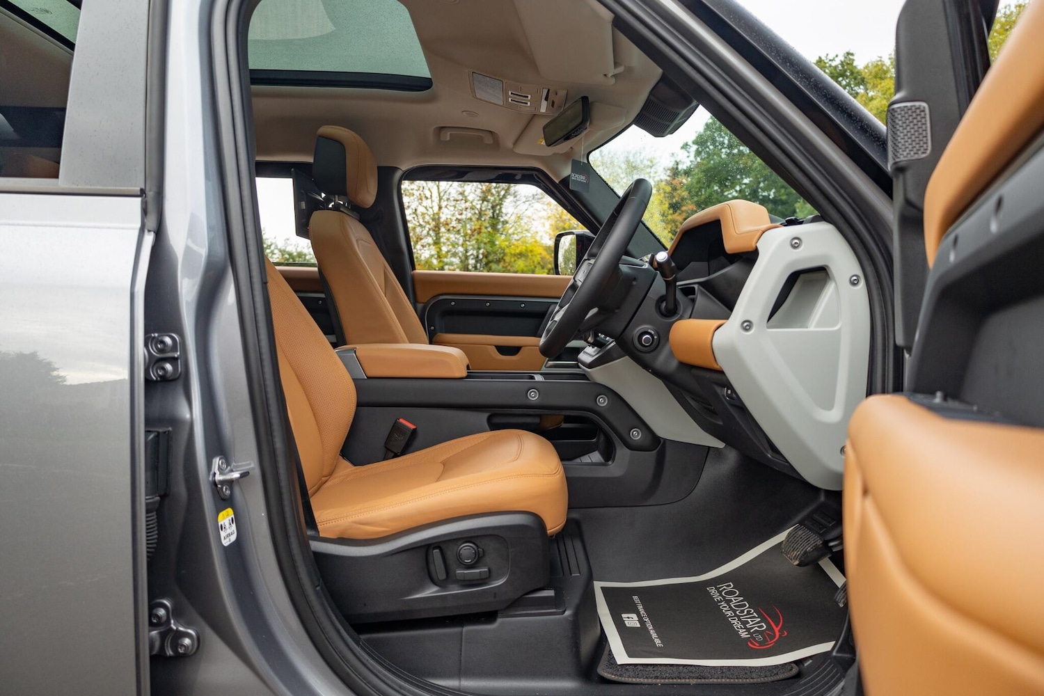 Used Land Rover Defender 110 for sale - 76825179: Photo 5