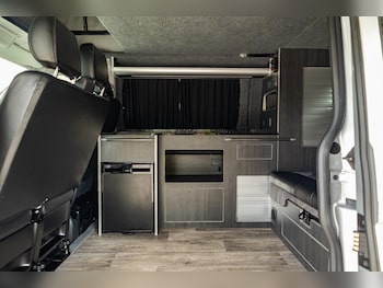 Used Volkswagen Transporter 2020 for sale - 76993659: Photo