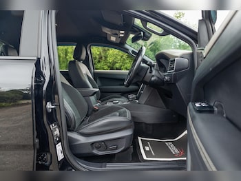 Used Volkswagen Amarok 2024 for sale - 76759366: Photo