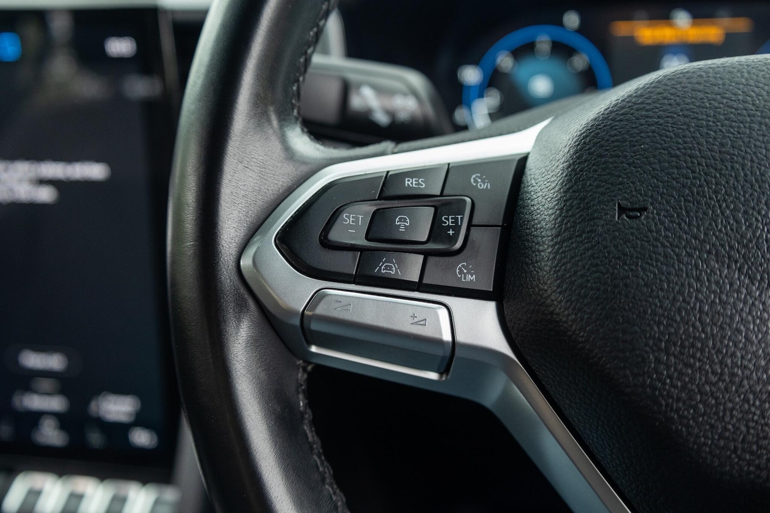 Used Volkswagen Amarok 2024 for sale - 76759366: Photo 3