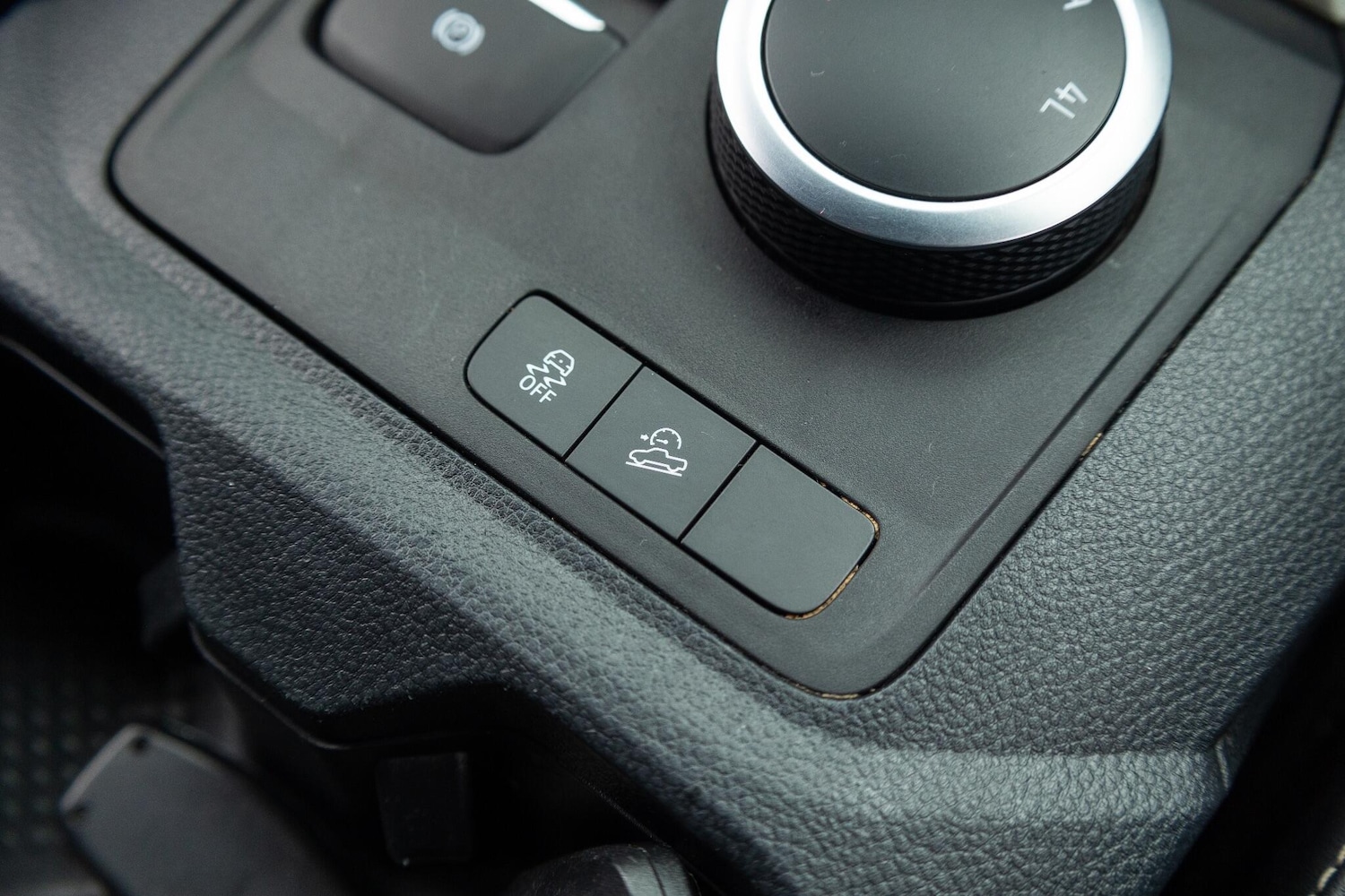 Used Volkswagen Amarok 2024 for sale - 76759366: Photo 9