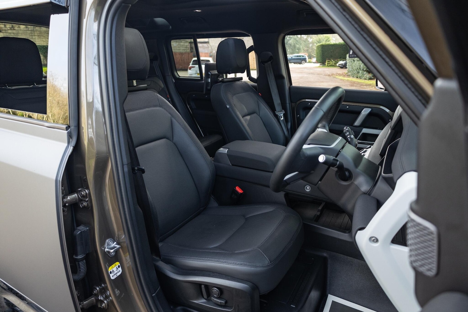 Used Land Rover Defender 110 2023 for sale - 77454701: Photo 11