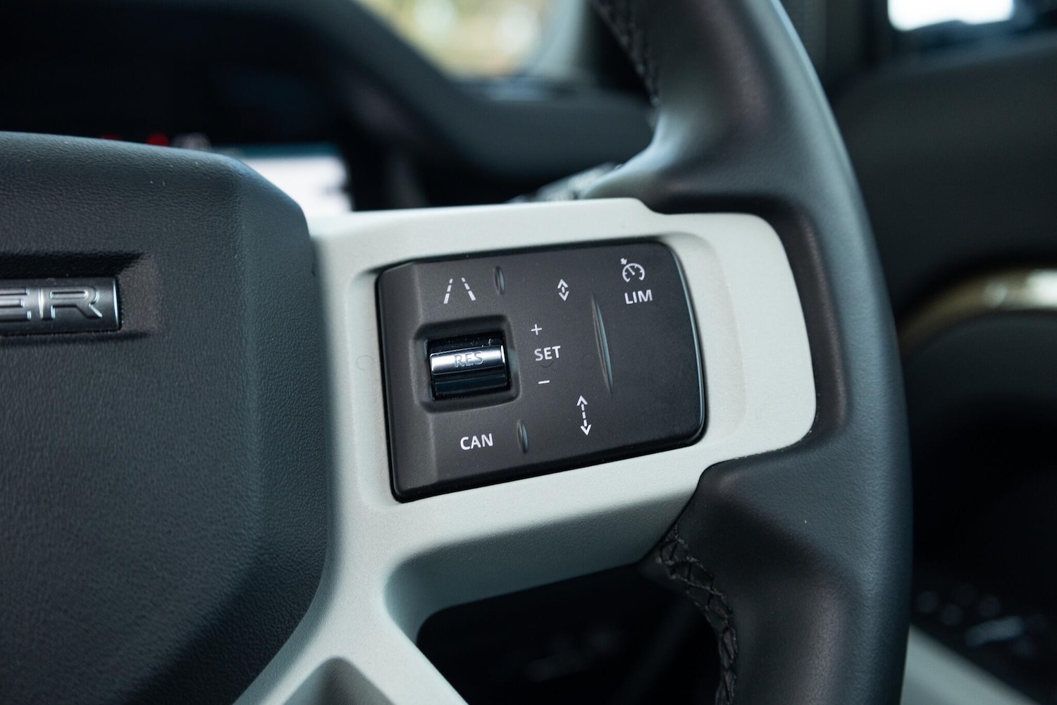 Used Land Rover Defender 110 2023 for sale - 77454701: Photo 31