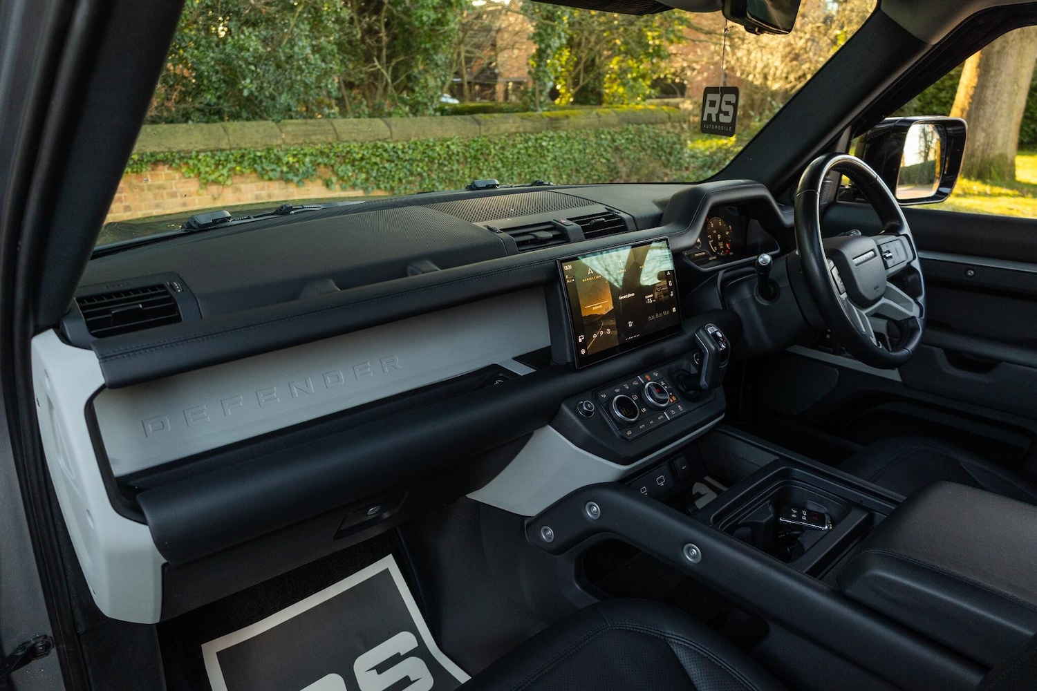 Used Land Rover Defender 110 for sale - 77081543: Photo 12