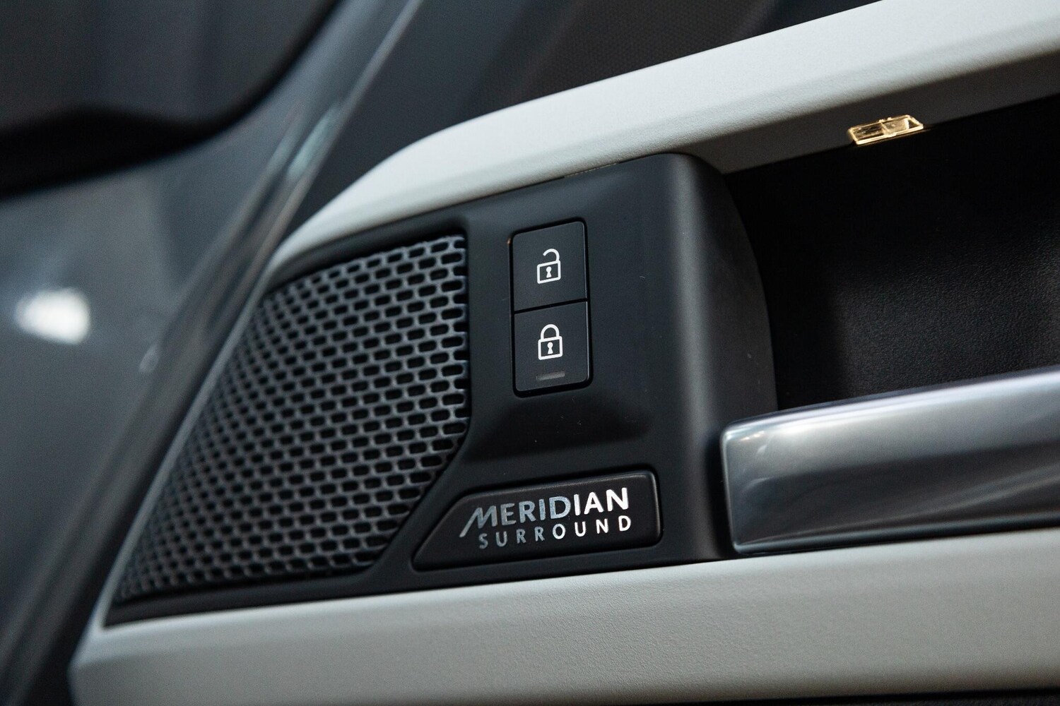 Used Land Rover Defender 110 for sale - 77081543: Photo 18