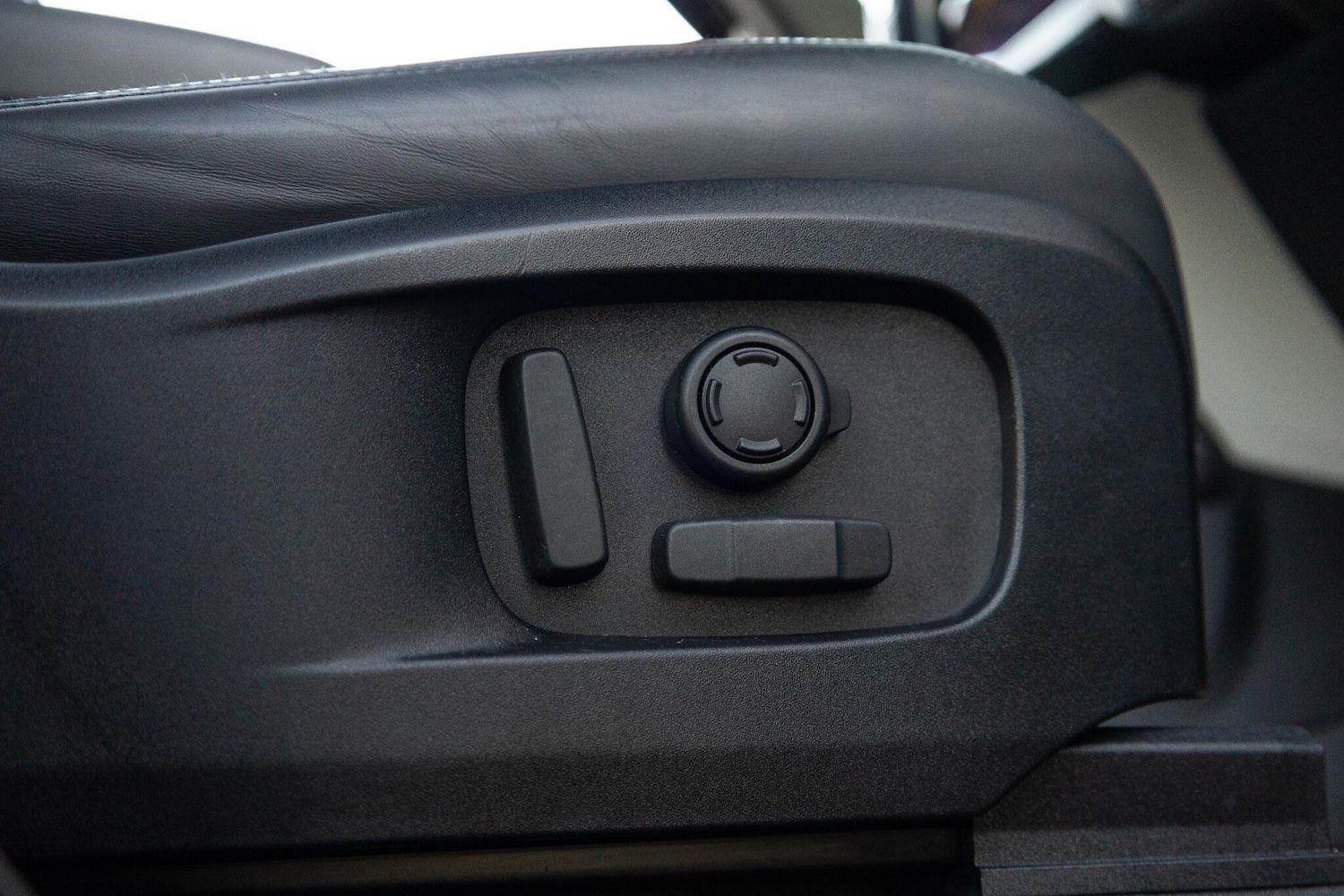 Used Land Rover Defender 110 for sale - 77081543: Photo 19