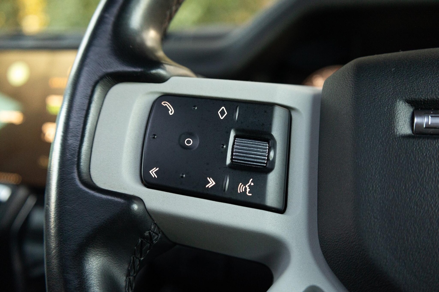 Used Land Rover Defender 110 for sale - 77081543: Photo 25