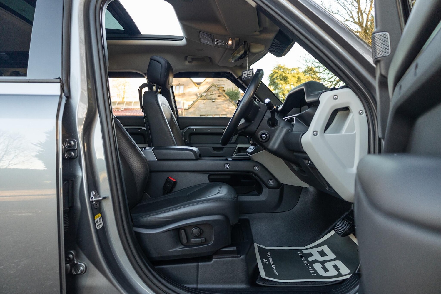 Used Land Rover Defender 110 for sale - 77081543: Photo 3