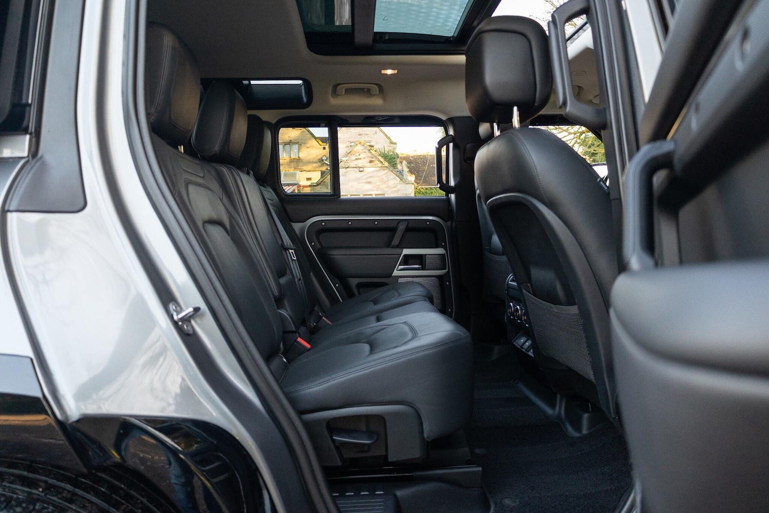 Used Land Rover Defender 110 for sale - 77081543: Photo 5