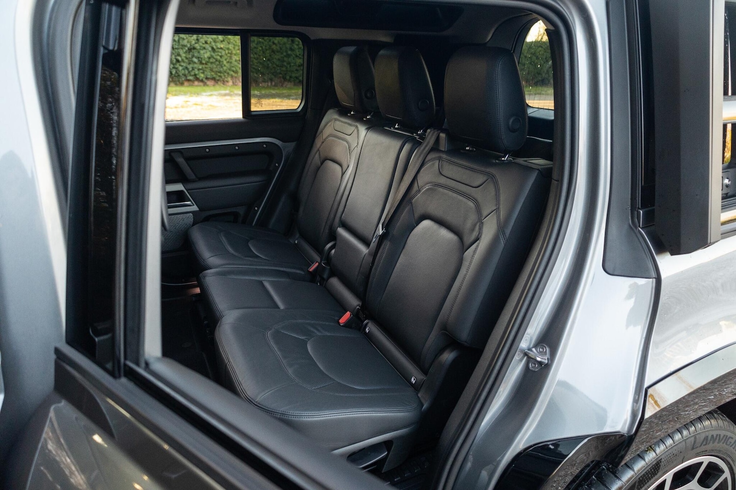 Used Land Rover Defender 110 for sale - 77081543: Photo 9