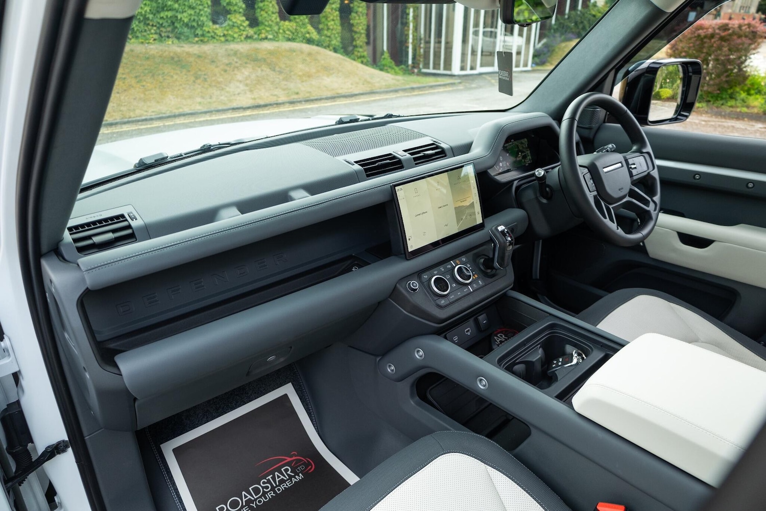 Used Land Rover Defender 2024 for sale - 77525142: Photo 6