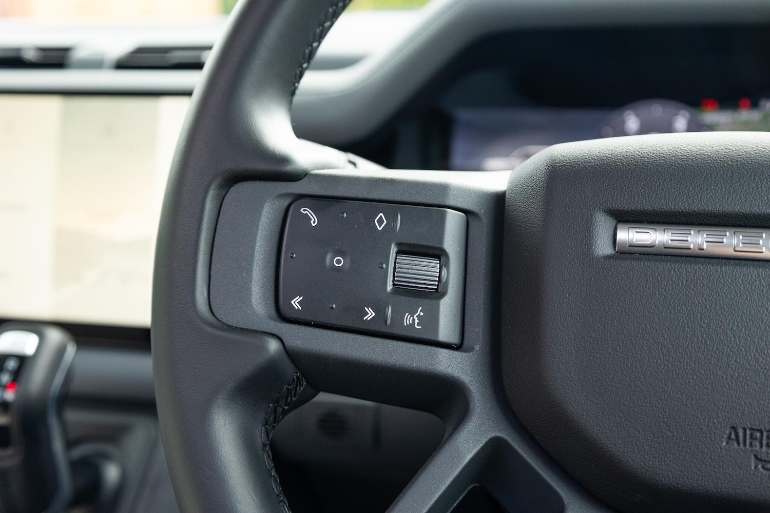 Used Land Rover Defender 2024 for sale - 77525142: Photo 8