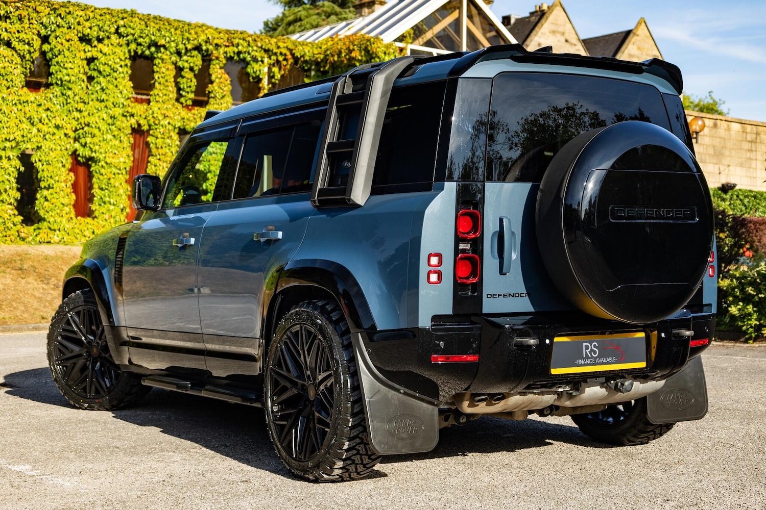 Used Land Rover Defender 2024 for sale - 76925997: Photo 12