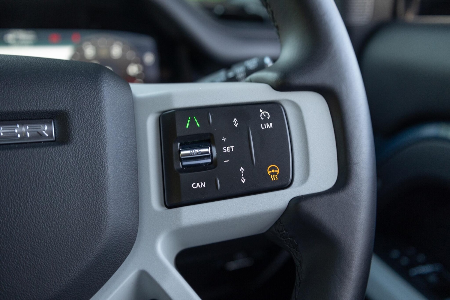 Used Land Rover Defender 2024 for sale - 76925997: Photo 17