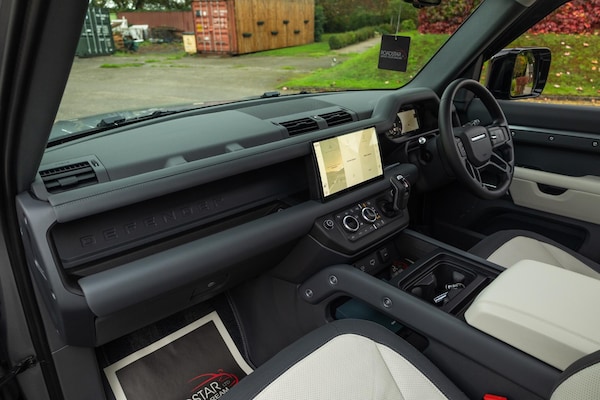 Used Land Rover Defender 110 2024 for sale - 76188983: Photo 10