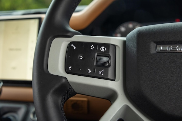 Used Land Rover Defender 2024 for sale - 76327081: Photo 25