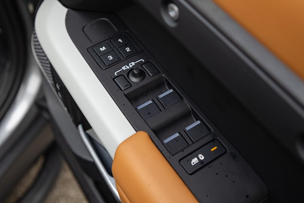 Used Land Rover Defender 2024 for sale - 76327081: Photo 53