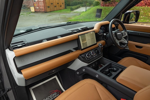 Used Land Rover Defender 2024 for sale - 76327081: Photo 8