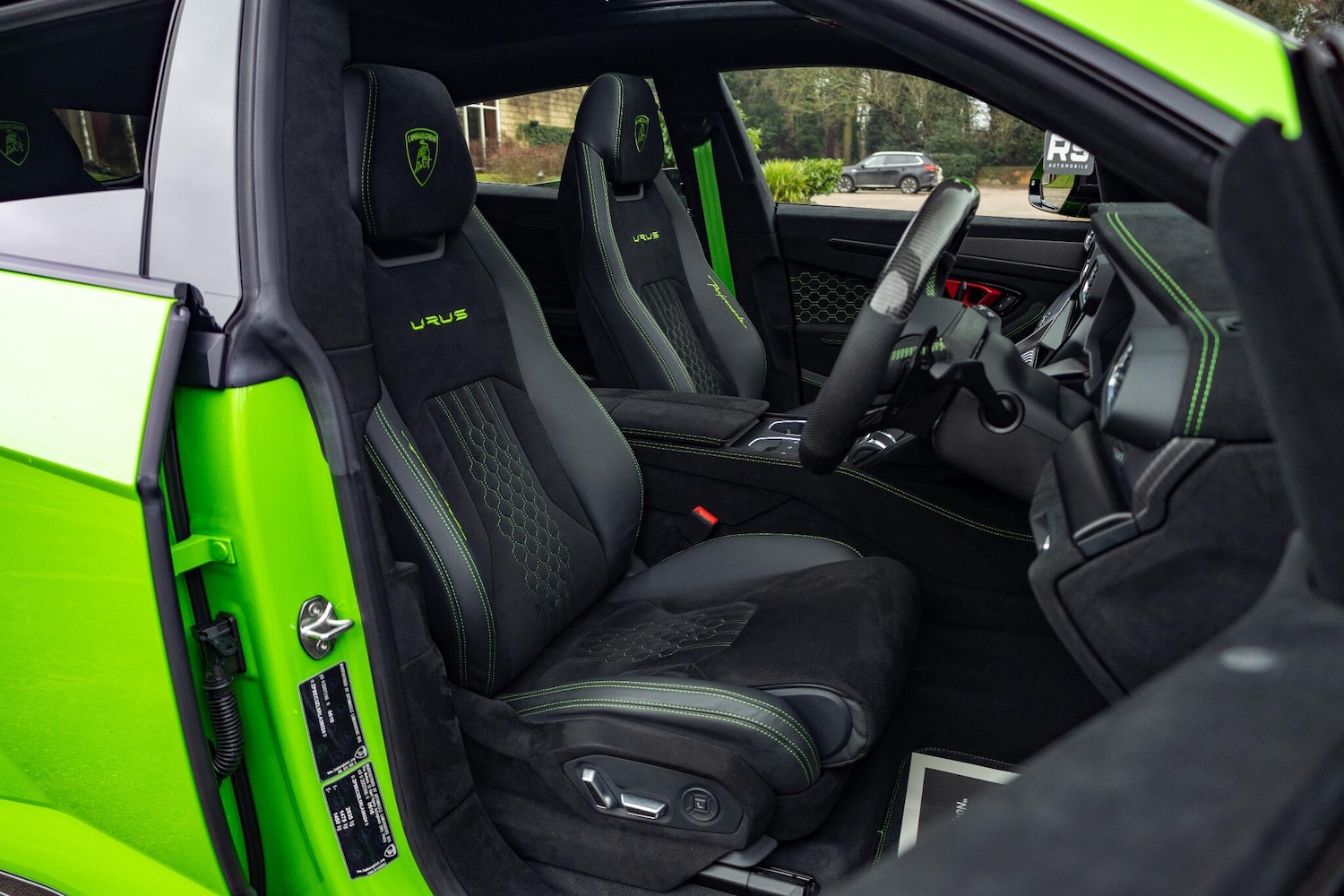 Used Lamborghini Urus 2025 for sale - 77254916: Photo 14