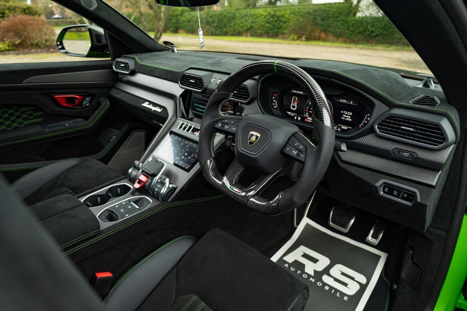 Used Lamborghini Urus 2025 for sale - 77254916: Photo 2