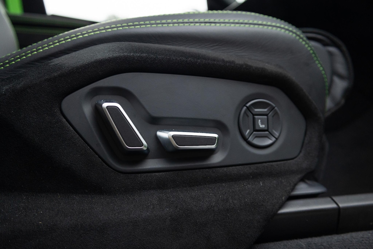 Used Lamborghini Urus 2025 for sale - 77254916: Photo 55