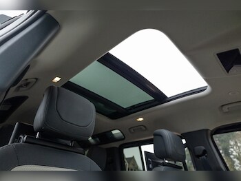 Used Land Rover Defender 110 2024 for sale - 77279814: Photo