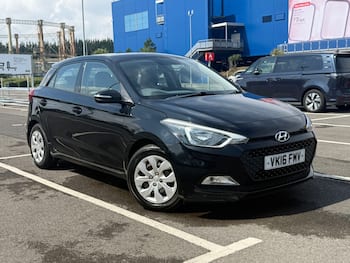 Used Hyundai i20 2016 for sale - 79651942: Photo