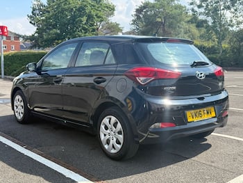 Used Hyundai i20 2016 for sale - 79651942: Photo