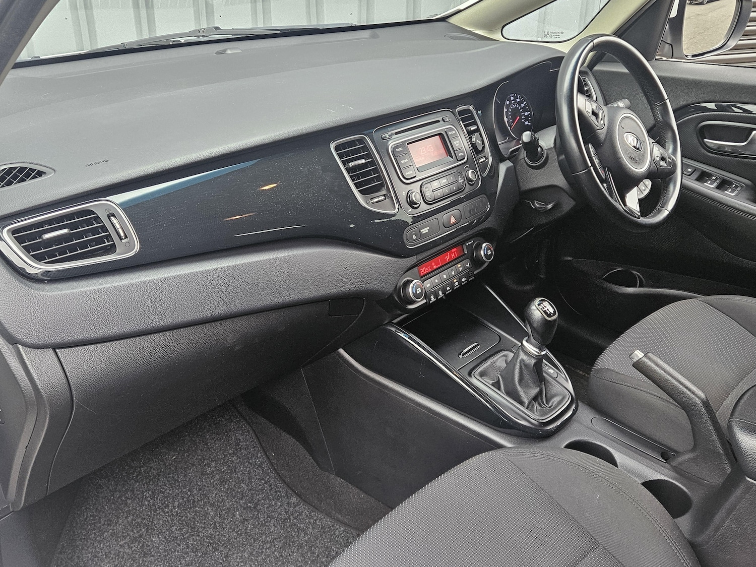 Used Kia Carens 2015 for sale - 77974183: Photo 15