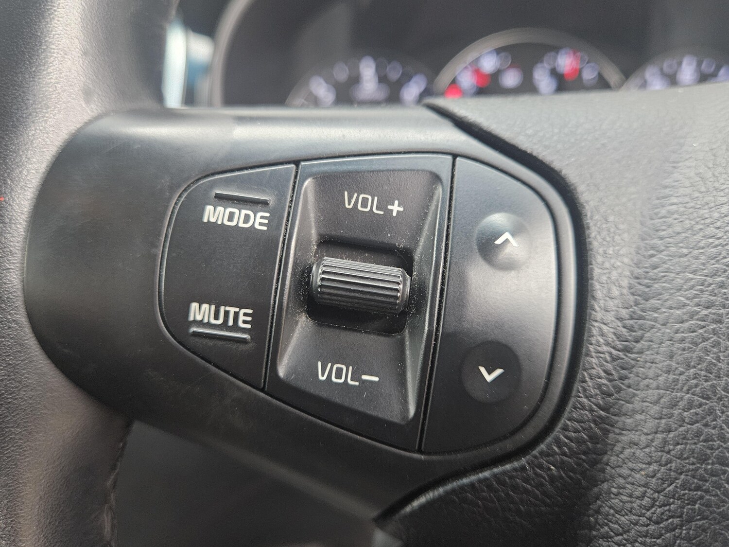 Used Kia Carens 2015 for sale - 77974183: Photo 40