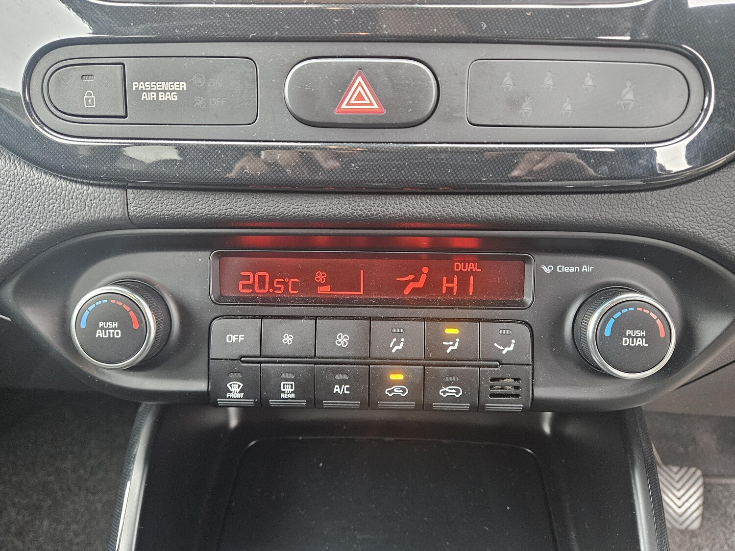 Used Kia Carens 2015 for sale - 77974183: Photo 42