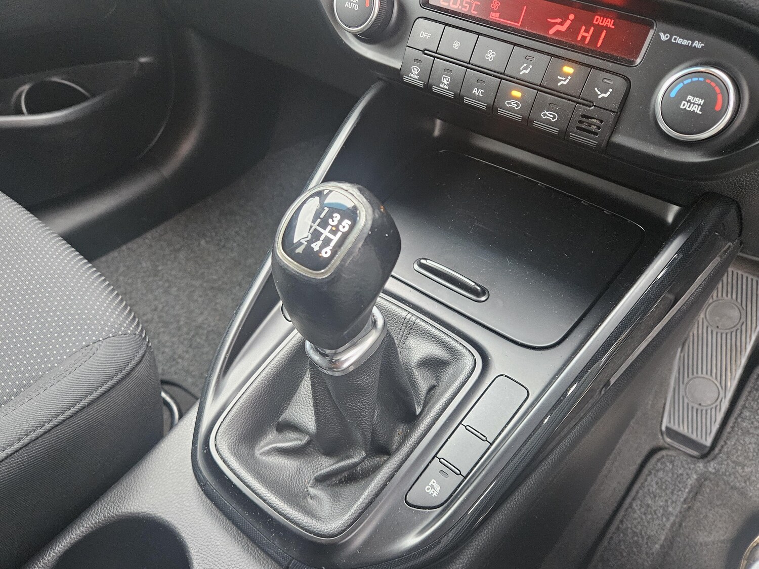 Used Kia Carens 2015 for sale - 77974183: Photo 43