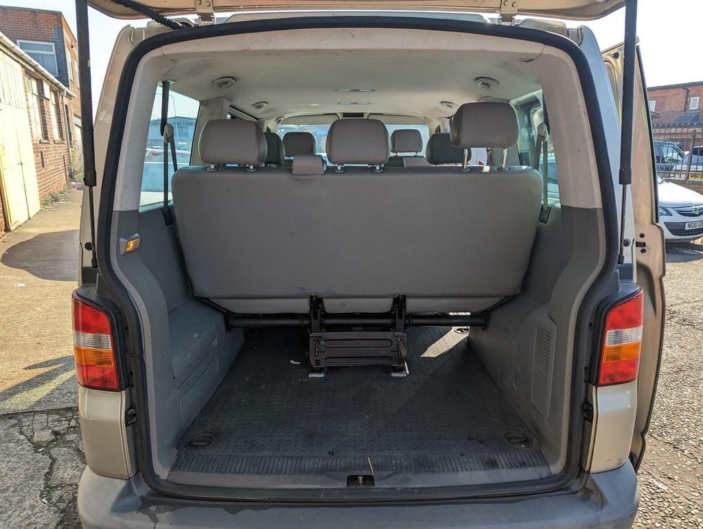 Used Volkswagen Transporter Shuttle 2004 for sale - 76635015: Photo 10