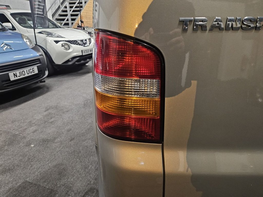 Used Volkswagen Transporter Shuttle 2004 for sale - 76635015: Photo 43