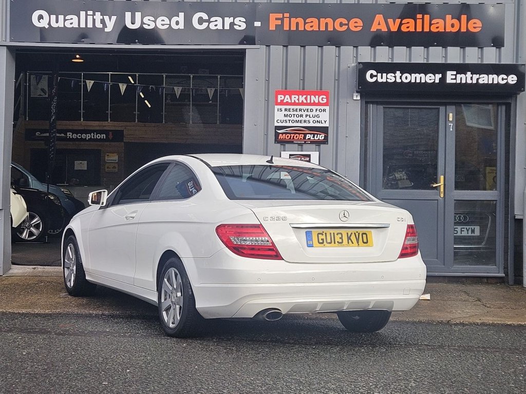 Used Mercedes-Benz C Class 2013 for sale - 76686483: Photo 2