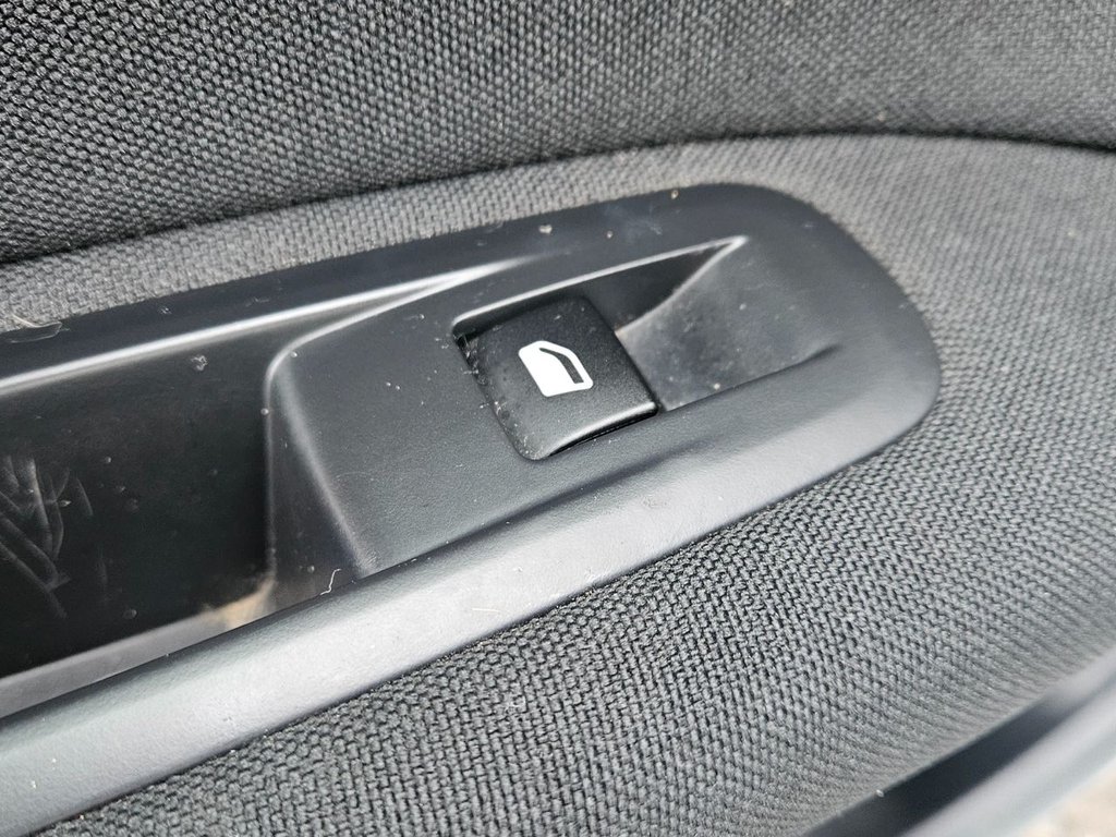 Used Peugeot 308 2014 for sale - 77631921: Photo 15