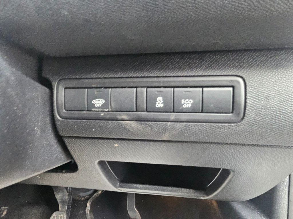 Used Peugeot 308 2014 for sale - 77631921: Photo 26