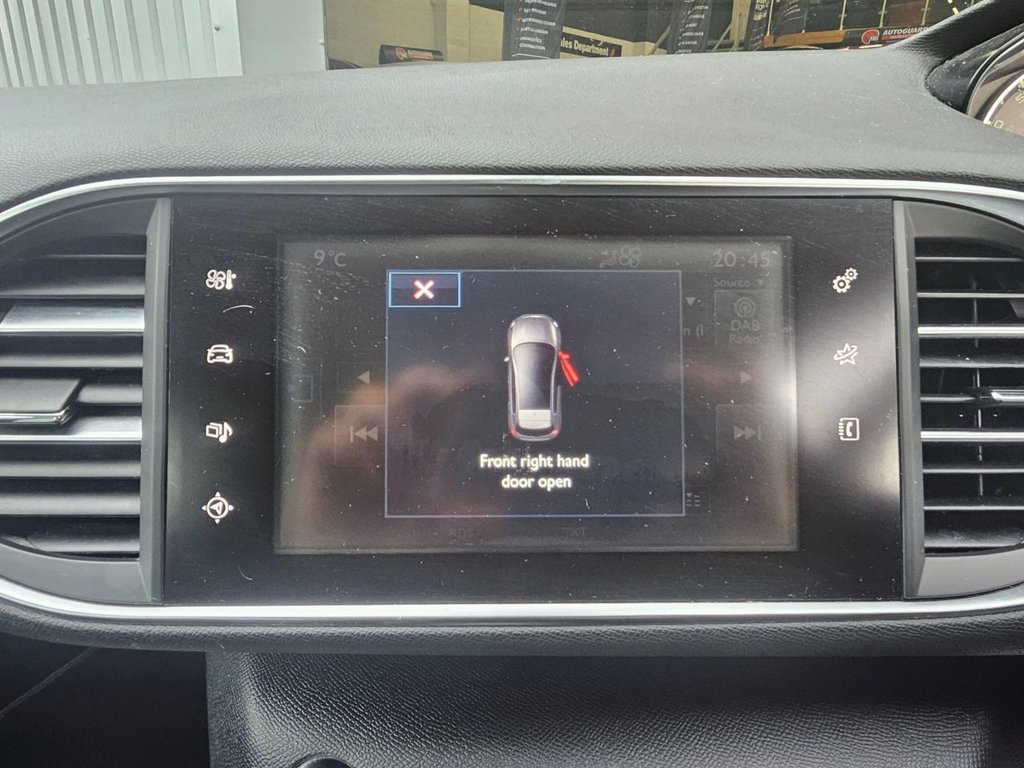 Used Peugeot 308 2014 for sale - 77631921: Photo 32