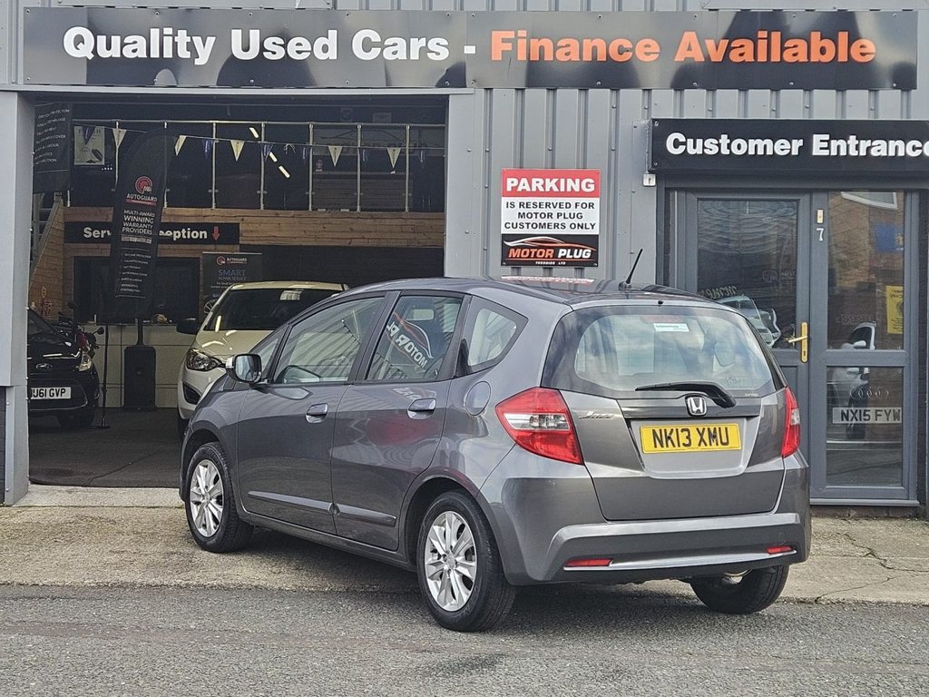 Used Honda Jazz 2013 for sale - 76900768: Photo 2
