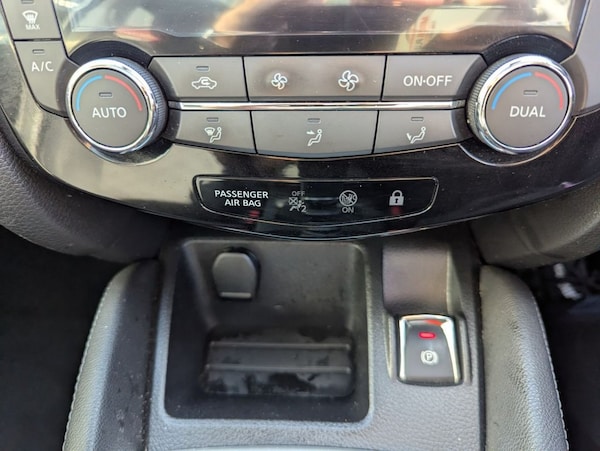 Used Nissan Qashqai 2015 for sale - 76245262: Photo 23