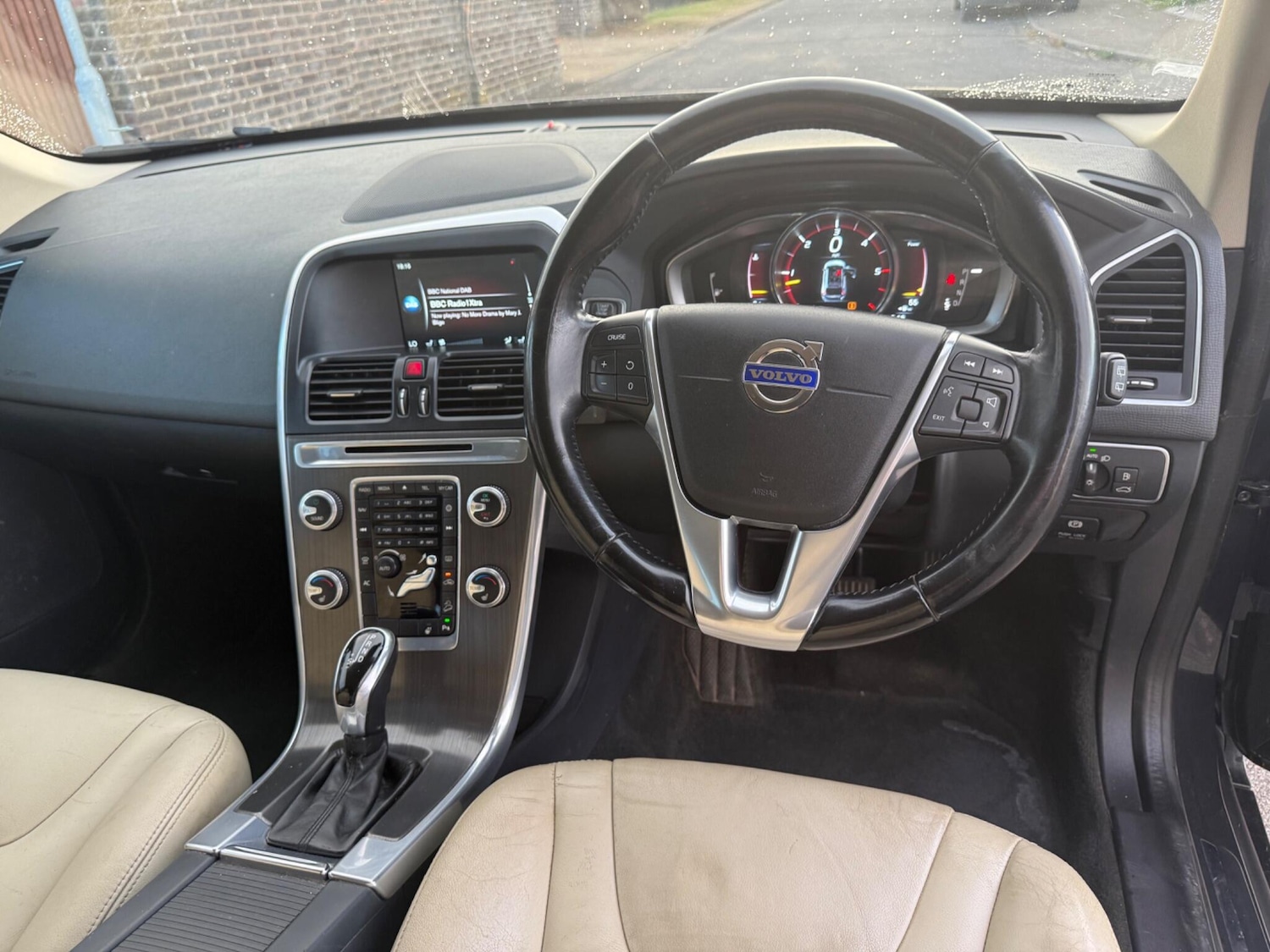 Used Volvo XC60 for sale - 77157629: Photo 4