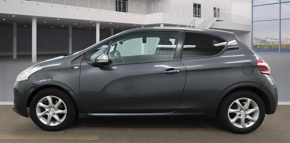Used Peugeot 208 2015 for sale - 77157636: Photo 3