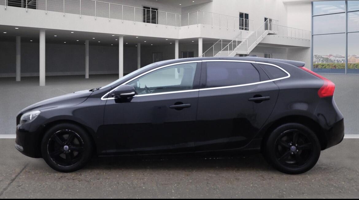Used Volvo V40 2014 for sale - 77157642: Photo 3