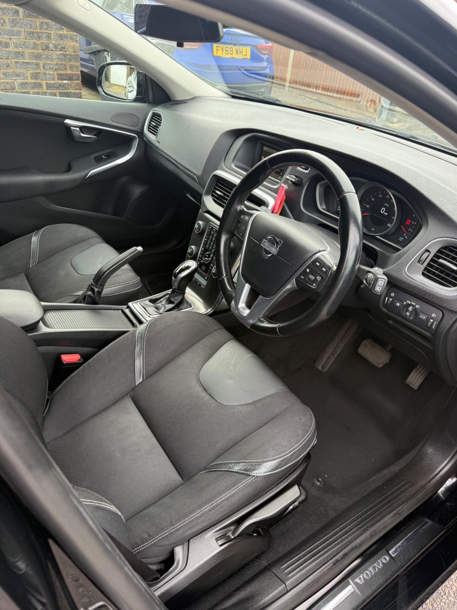 Used Volvo V40 2014 for sale - 77157642: Photo 4