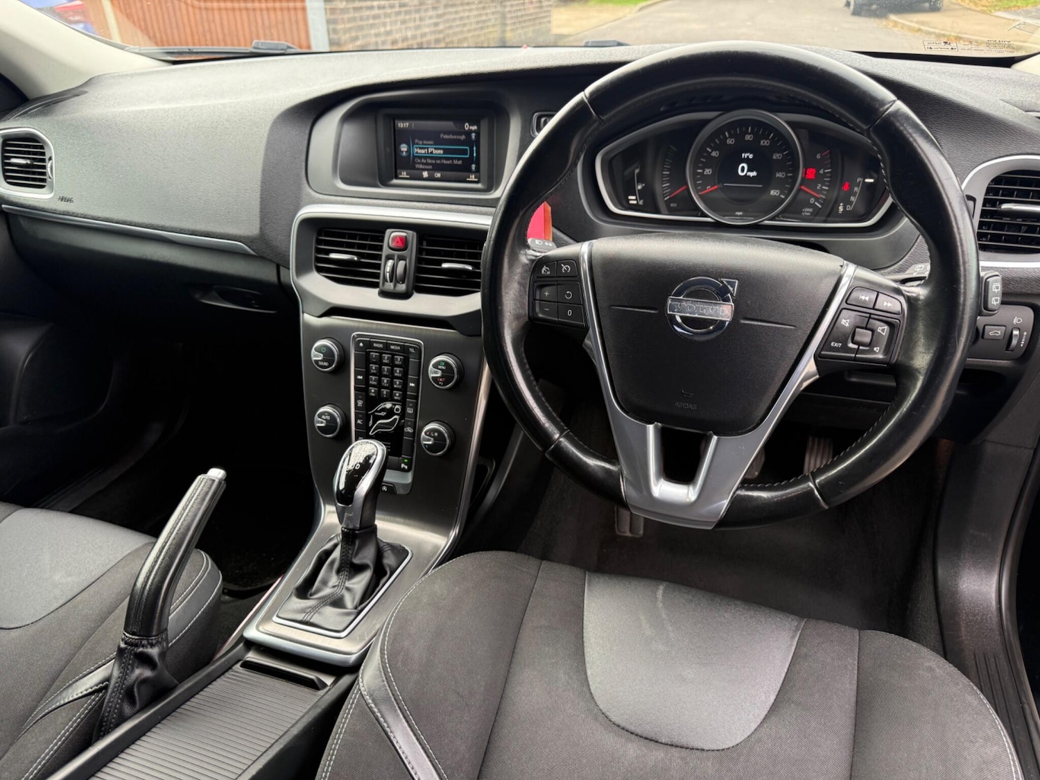 Used Volvo V40 2014 for sale - 77157642: Photo 5