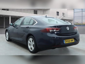 Used Vauxhall Insignia 2018 for sale - 77229409: Photo