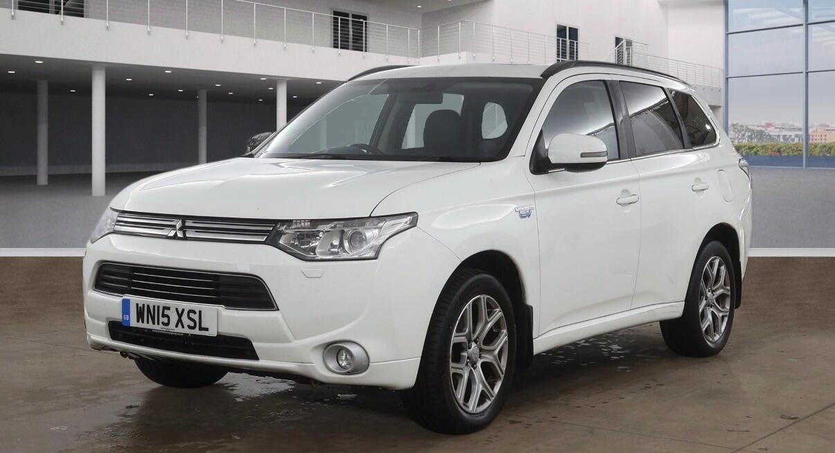 Used Mitsubishi Outlander 2015 for sale - 77237676: Photo 2