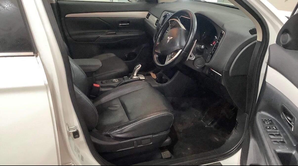 Used Mitsubishi Outlander 2015 for sale - 77237676: Photo 9