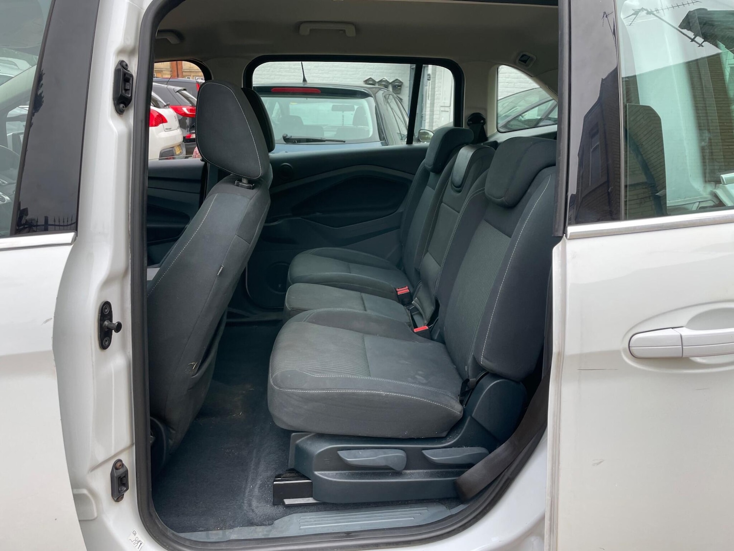 Used Ford Grand C-Max 2013 for sale - 77157626: Photo 16